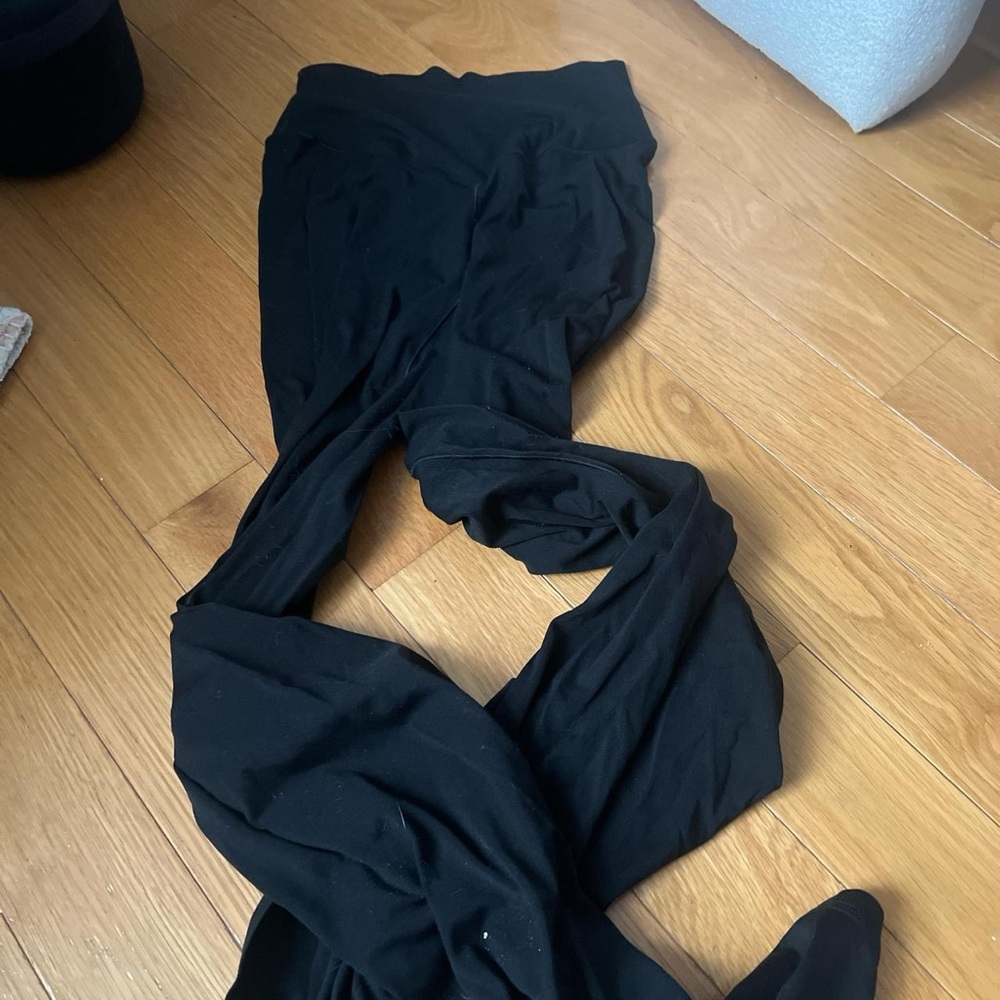Black flair leggings